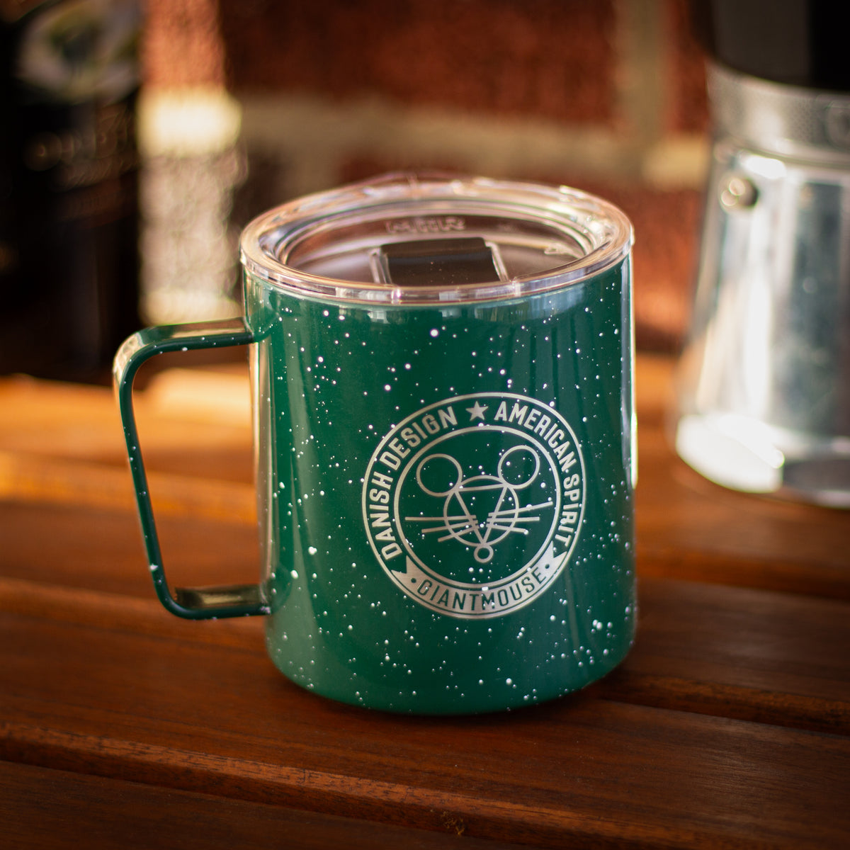 MugDoubleWallGreen-Lifestyle-