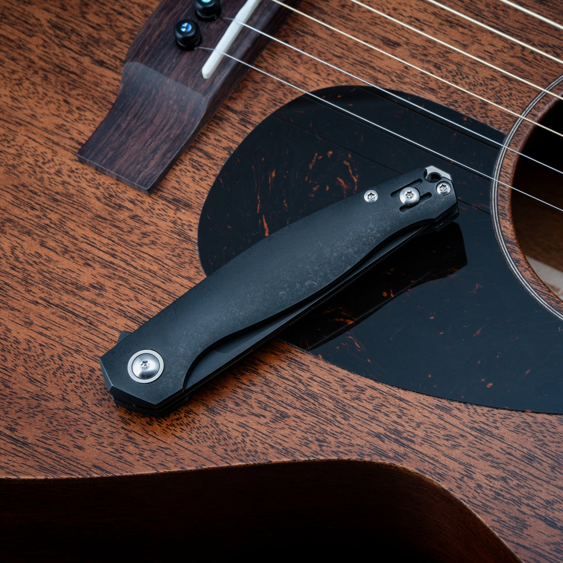 ACE Sonoma V2 - Titanium Blackout