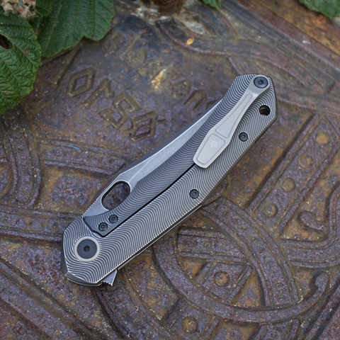 GiantMouse GMP8 - Titanium w/ Green Canvas Micarta Inlay on Presentation Side